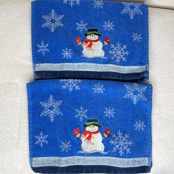 Linens N Things Set of 2 Hand Towels Snowman Holiday Christmas Blue White Red - Picture 2 of 8